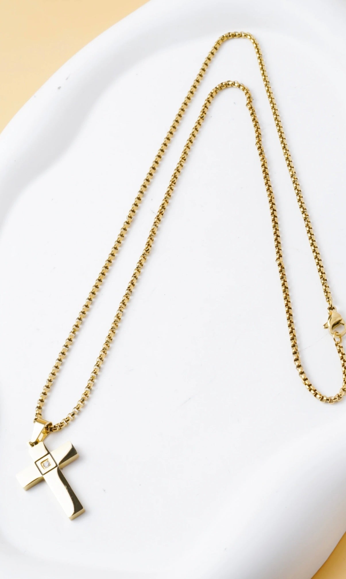 Collier homme pendentif croix doré